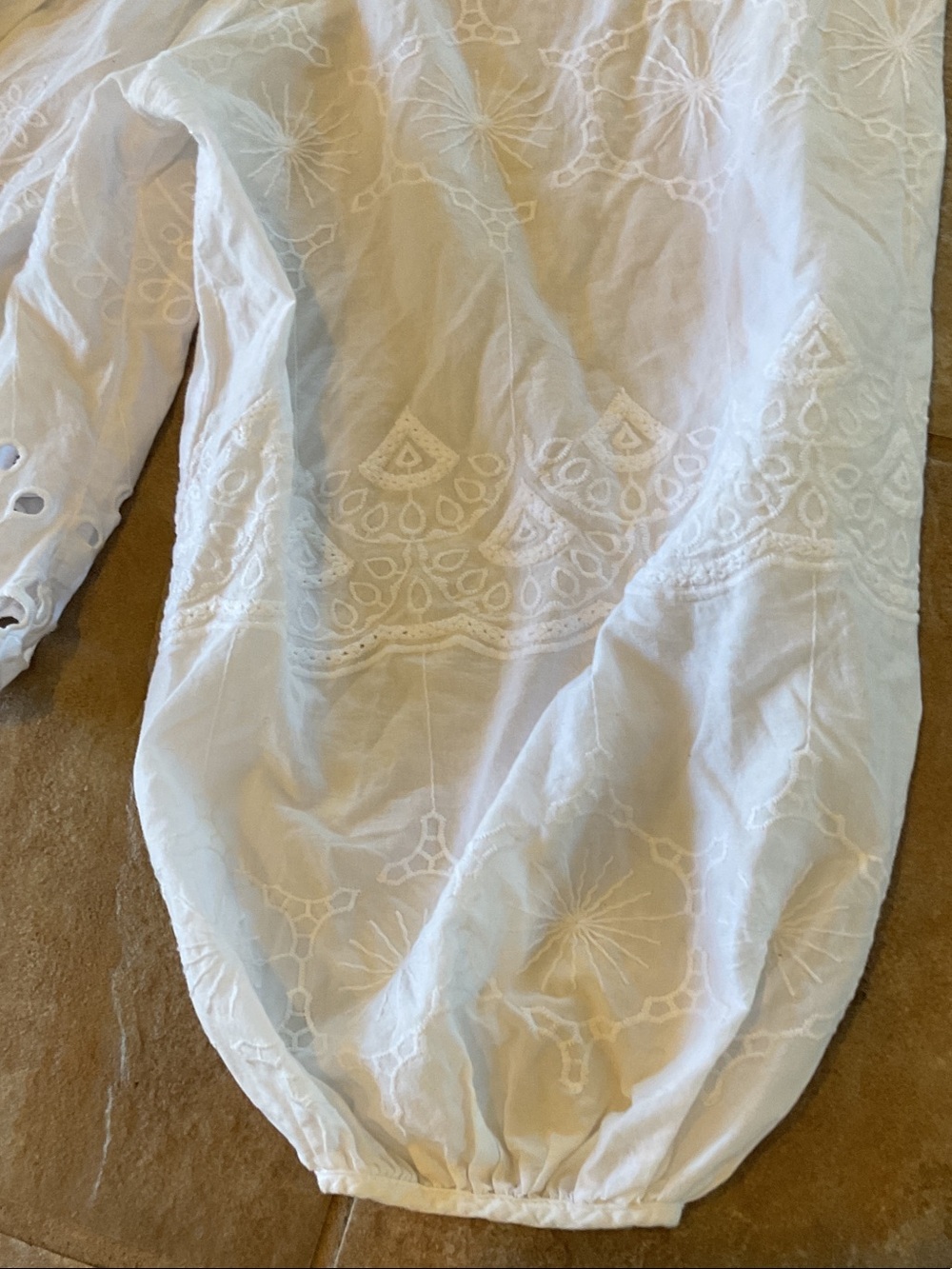 Universal Thread White peasant Lace Trim Blouse size L w embroidery - Picture 5 of 6